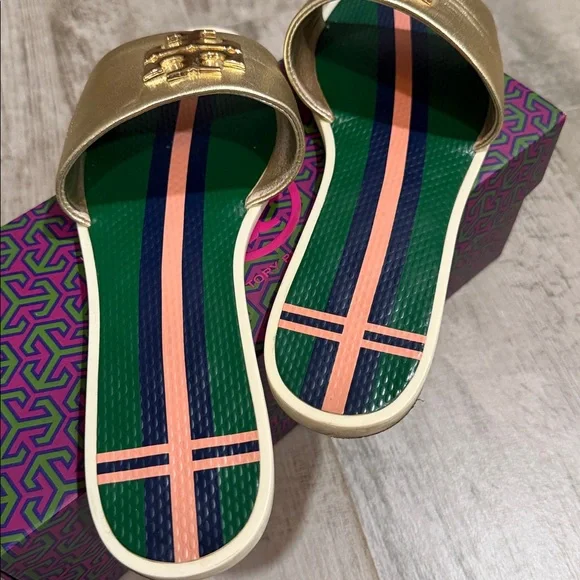TORY BURCH - WOMEN’S GOLD LOGO JELLY SLIDE - SIZE 8 - Picture 3 of 9